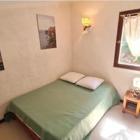 T4 With Pool And Balcony In Apartman